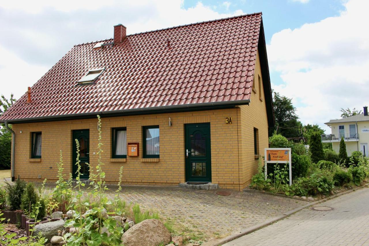 Ferienhaus Zum Findling Гёрен Экстерьер фото