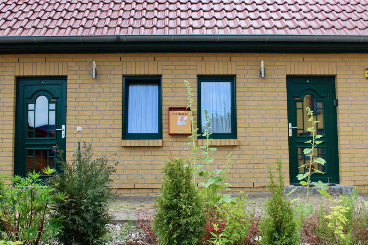 Ferienhaus Zum Findling Гёрен Экстерьер фото
