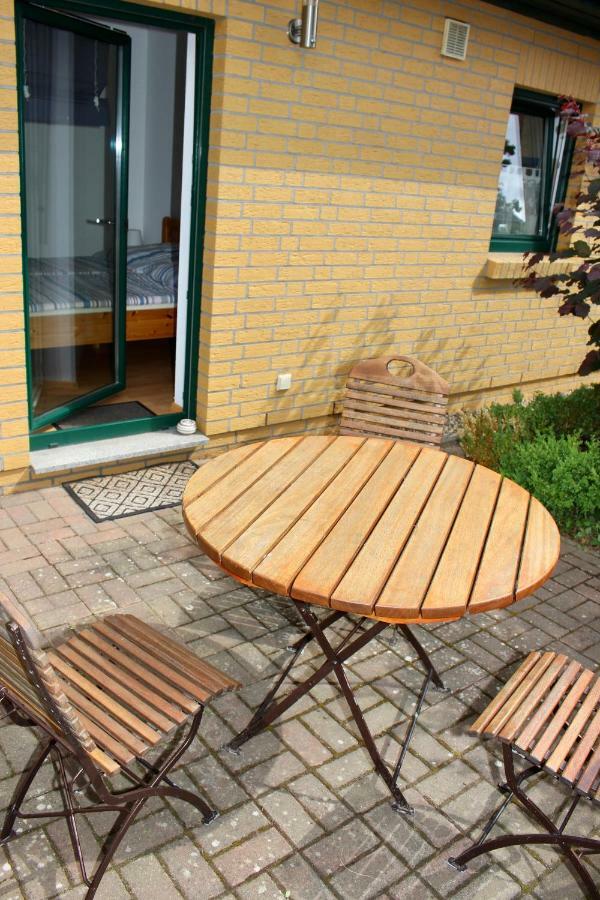 Ferienhaus Zum Findling Гёрен Экстерьер фото
